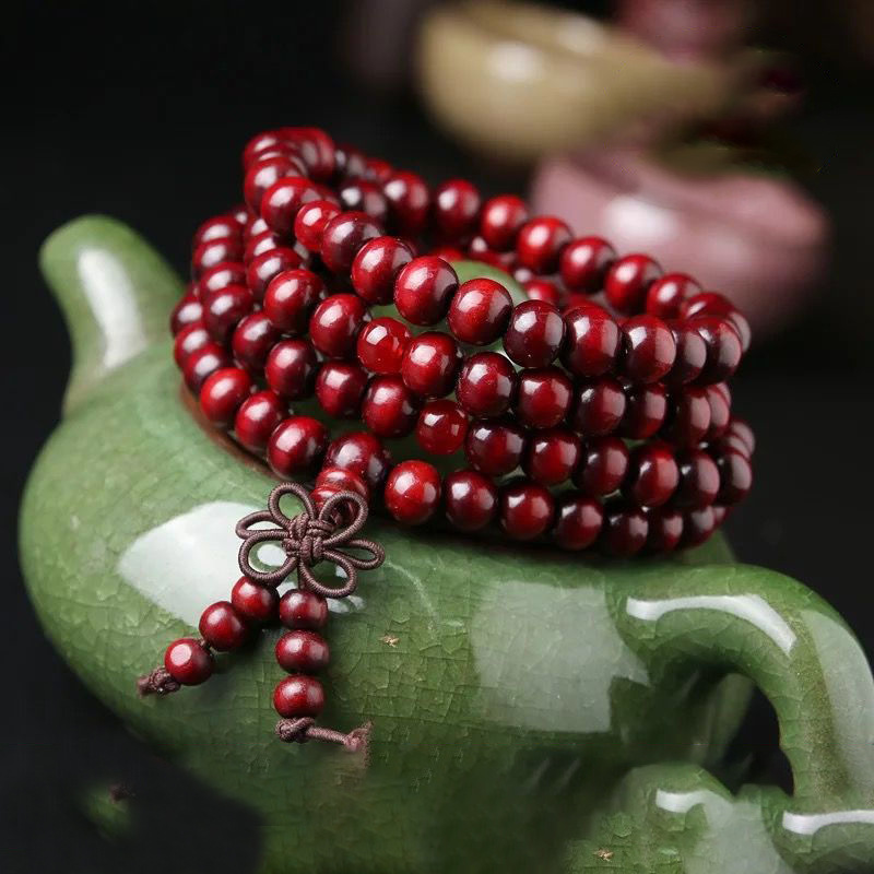 Vòng đeo tay chuỗi hạt 108 hạt gỗ đỏ hồng phong thủy niệm Phật