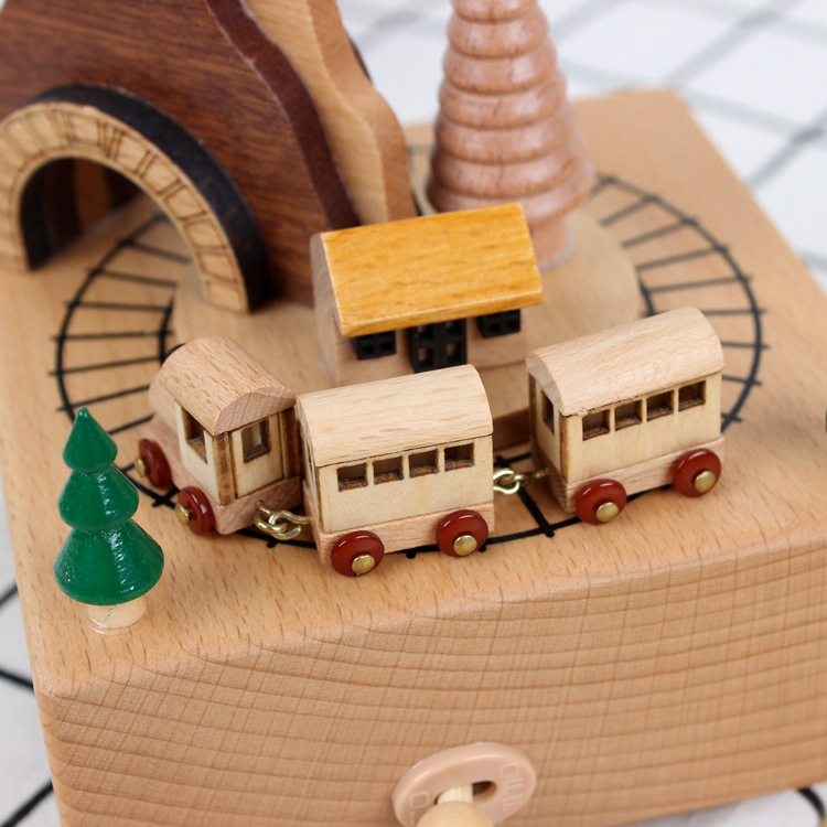 Hộp Nhạc Gỗ Đoàn Tàu Qua Rừng Thông Music Box