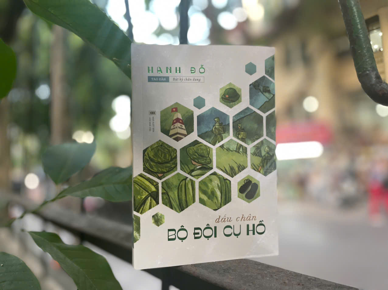 [Sách] Dấu chân Bộ đội Cụ Hồ - Hạnh Đỗ - Sách Tao Đàn
