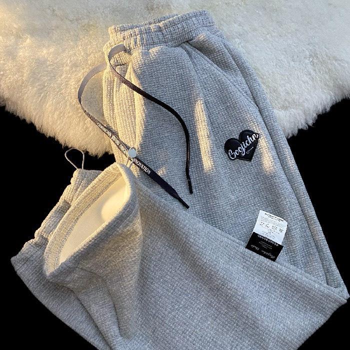 Quần Jogger Nữ Thêu Trái Tim Thun Tăm 3 Màu - Quần Thể Thao Nữ Dáng Rộng Ống Rút