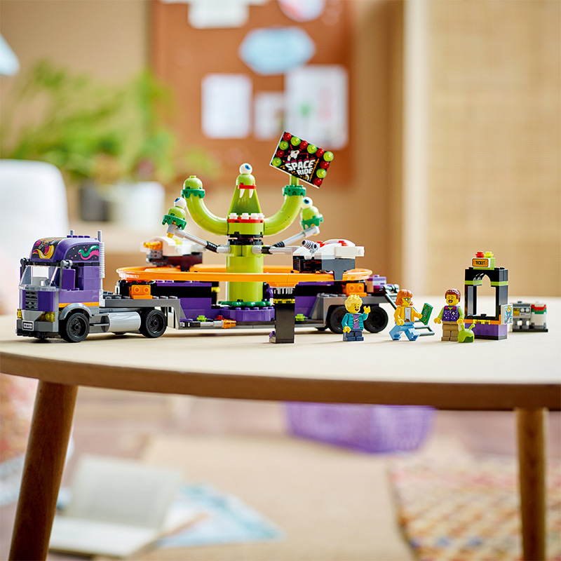 Đồ Chơi LEGO Xe Tải Giải Trí Du Hành Không Gian 60313 (433 chi tiết)
