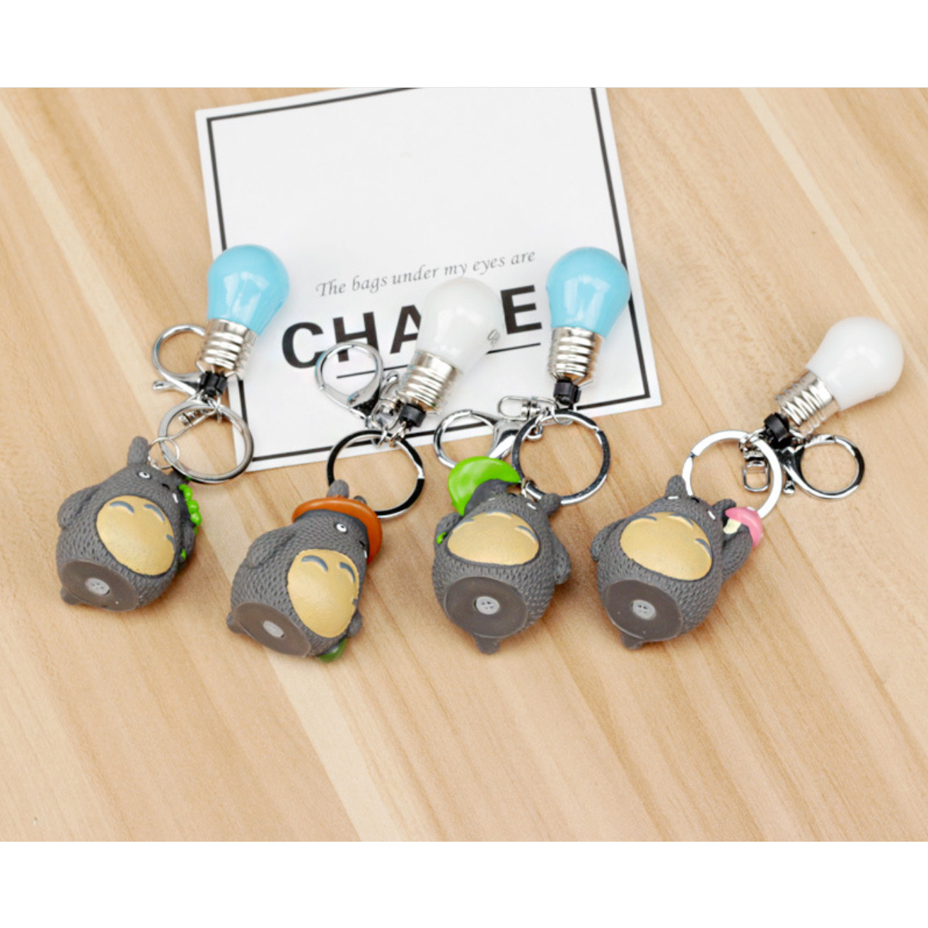Móc khóa totoro có đèn trang trí balo cặp táp -Giao màu ngẫu nhiên