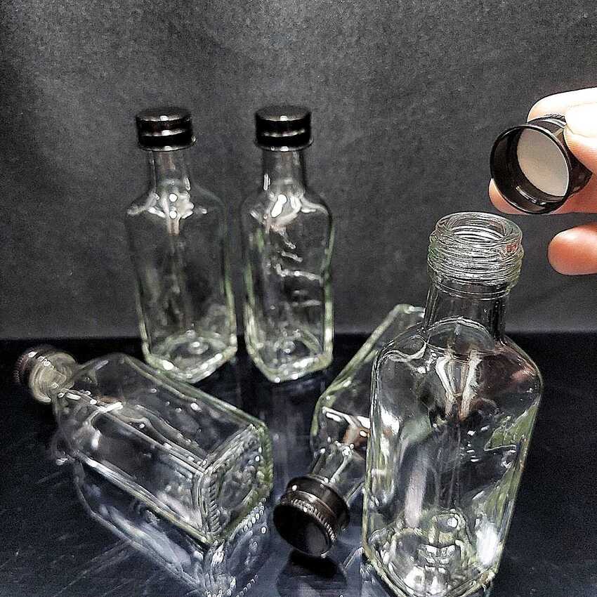 Chai Thủy Tinh Nhỏ 100ML mẫu Vuông Cao nắp nhôm đen – Vỏ Chai Rươu Mini, đựng mật ong, dầu dừa, nước mắm, thức uống, sữa, các loại thực phẩm