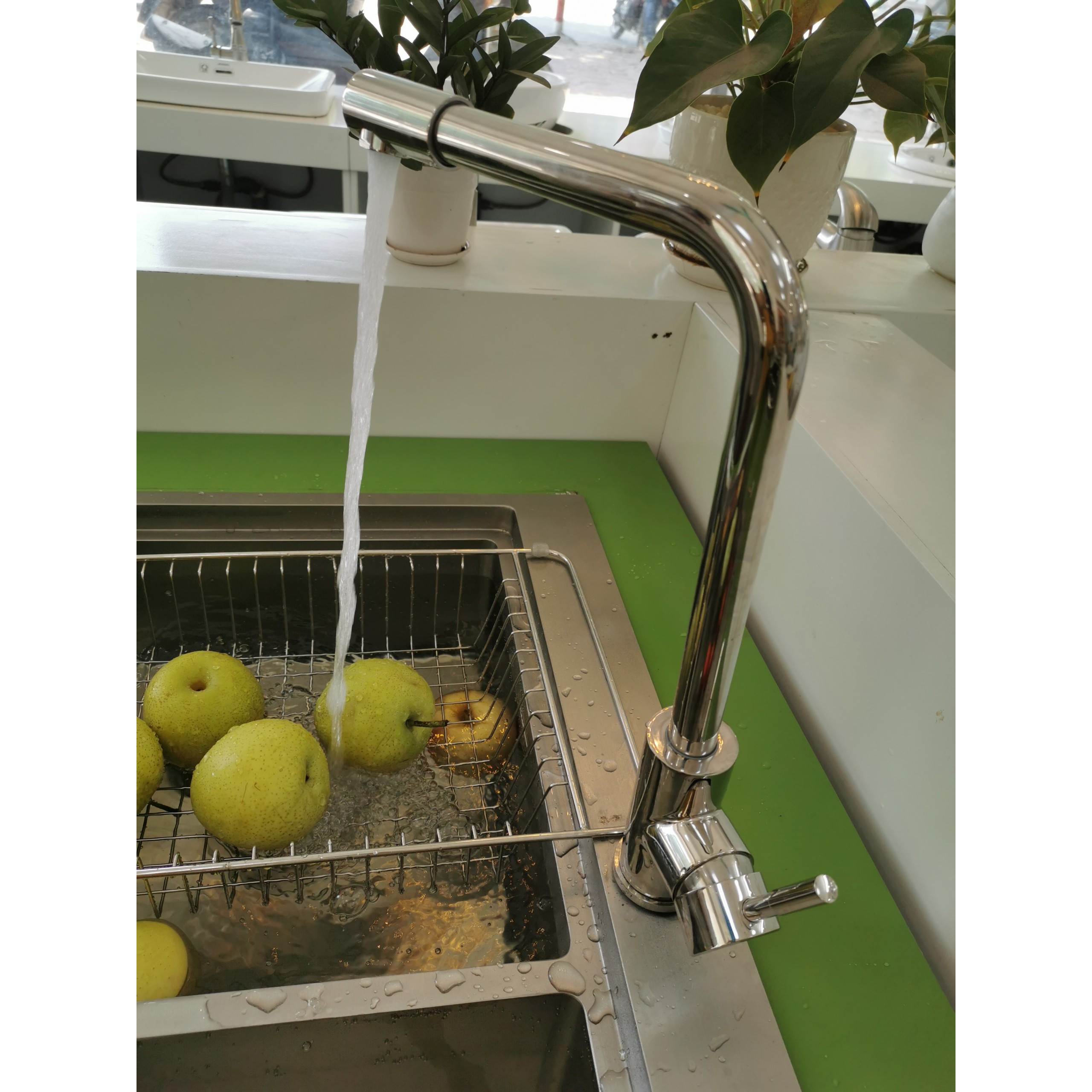 Vòi rửa bát inox 304  bóng gương
