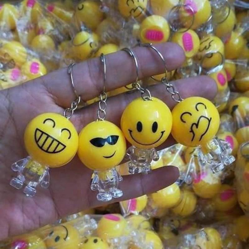 Móc khóa mặt cười Emoji có đèn phát sáng-Móc khóa mặt cười Emoji có đèn phát sáng-Móc khóa mặt cười Emoji có đèn phát sá