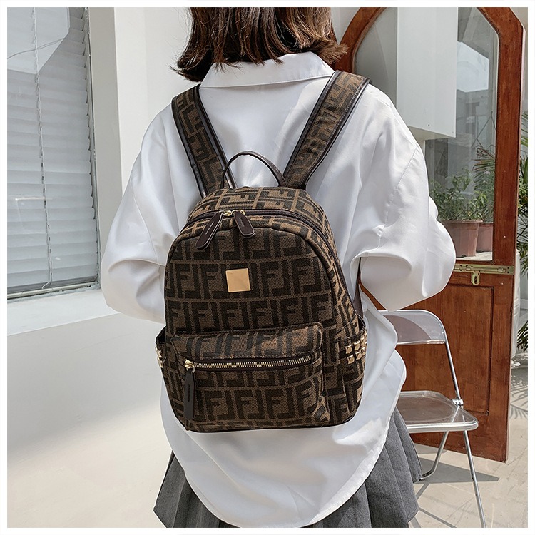Balo nam nữ ZuCi A09 hoạ tiết thời trang, phong cách phù hợp mọi lứa tuổi size 32cm vừa sách vở, điện thoại, máy tính bảng, đồ dùng cá nhân