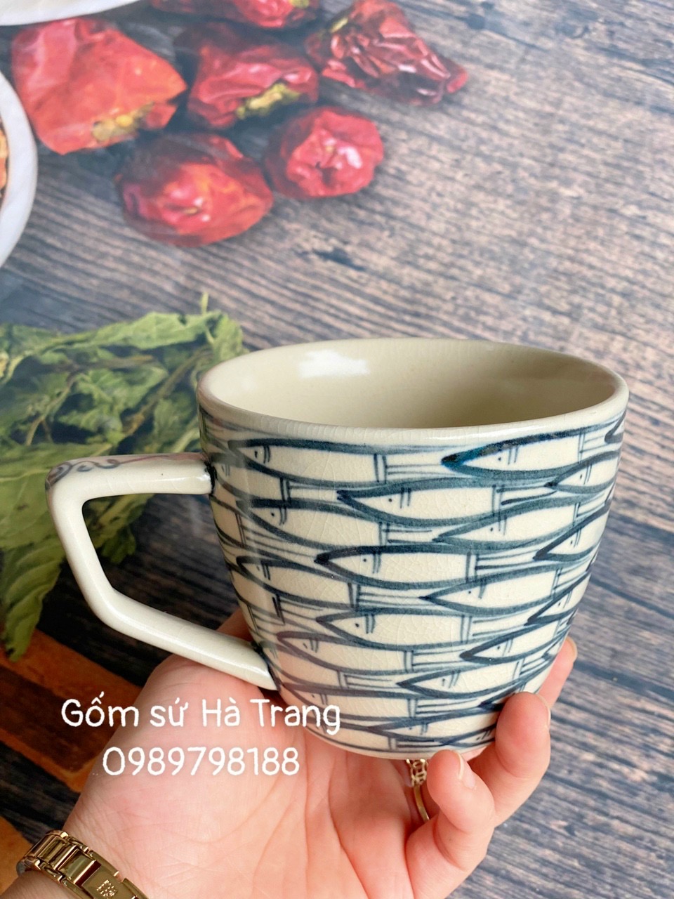 Cốc sứ Bát Tràng cao cấp không chì men rạn vẽ hoạ tiết cá đàn dung tích lớn 500ml hàng xuất dư cao cấp