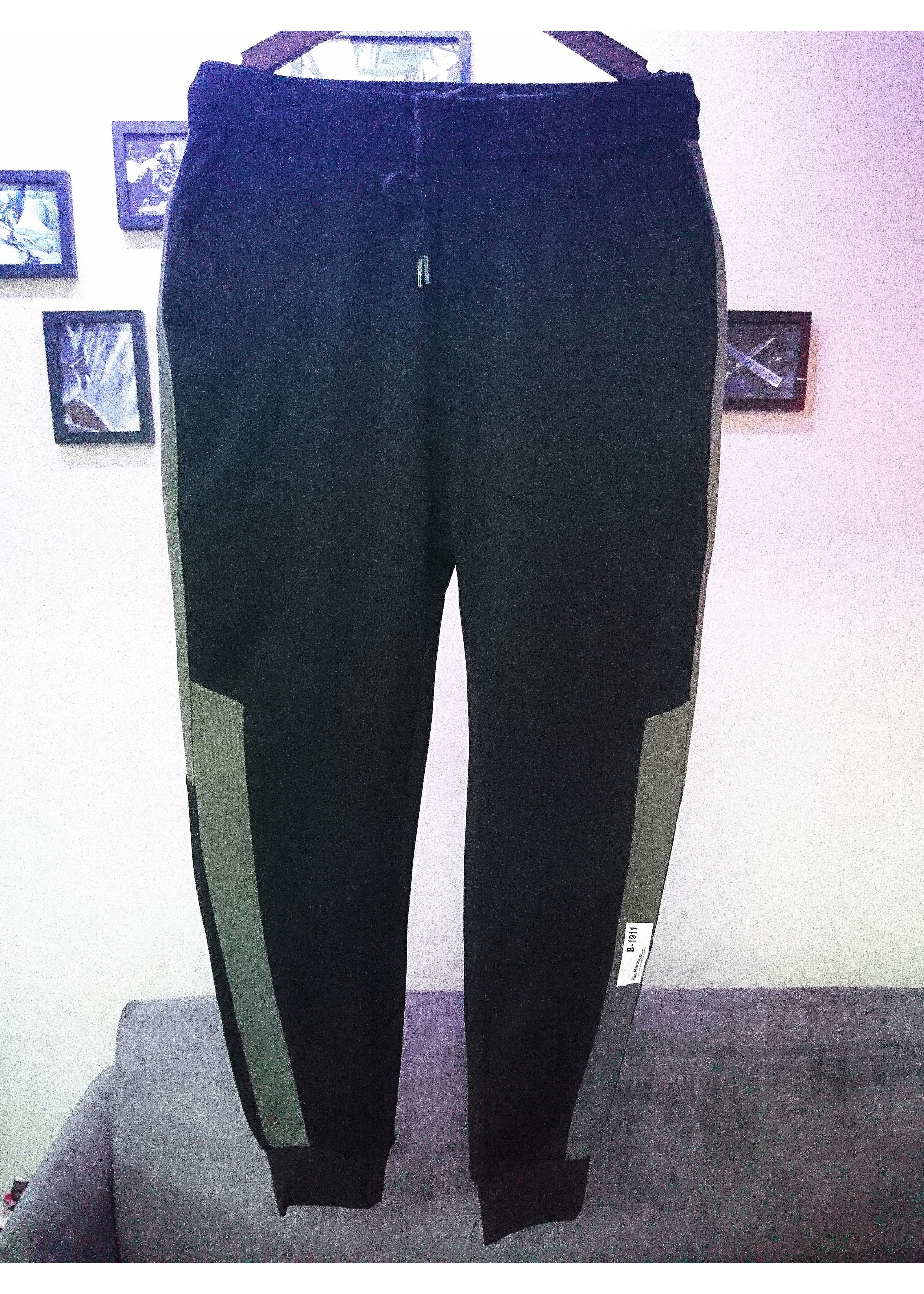 Quần Jogger Nam sọc thể thao ống bo năng động trẻ trung mang phong cách Hàn Quốc dáng ôm body chất liệu vải bông dệt kim cao cấp co giãn nhẹ mặc thoải mái hợp xu hướng thời trang - Mẫu HOT