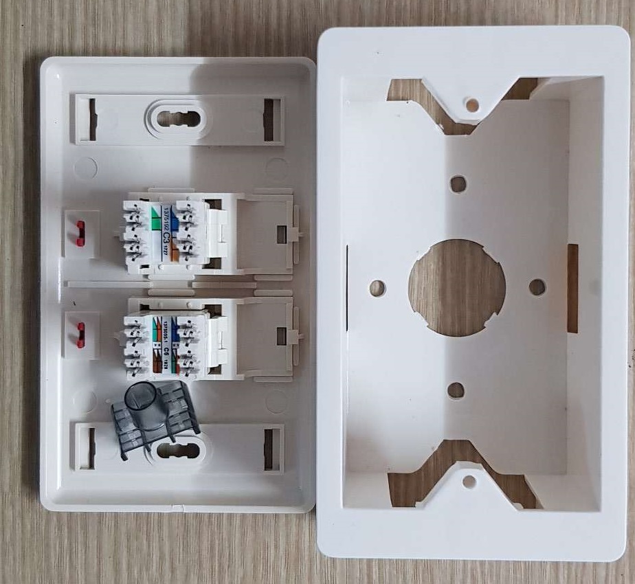 Nguyên bộ ổ cắm mạng đôi AMP/Commscope: 1 cổng Mạng cat6 + 1 cổng Điện Thoại cat3