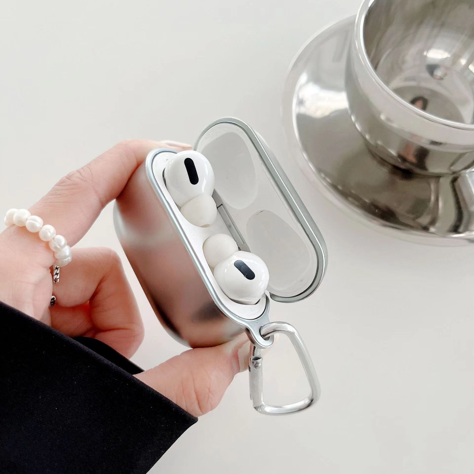 Ốp TPU Silver cho Airpods Pro 2 / Airpods 4 - Hàng Chính Hãng