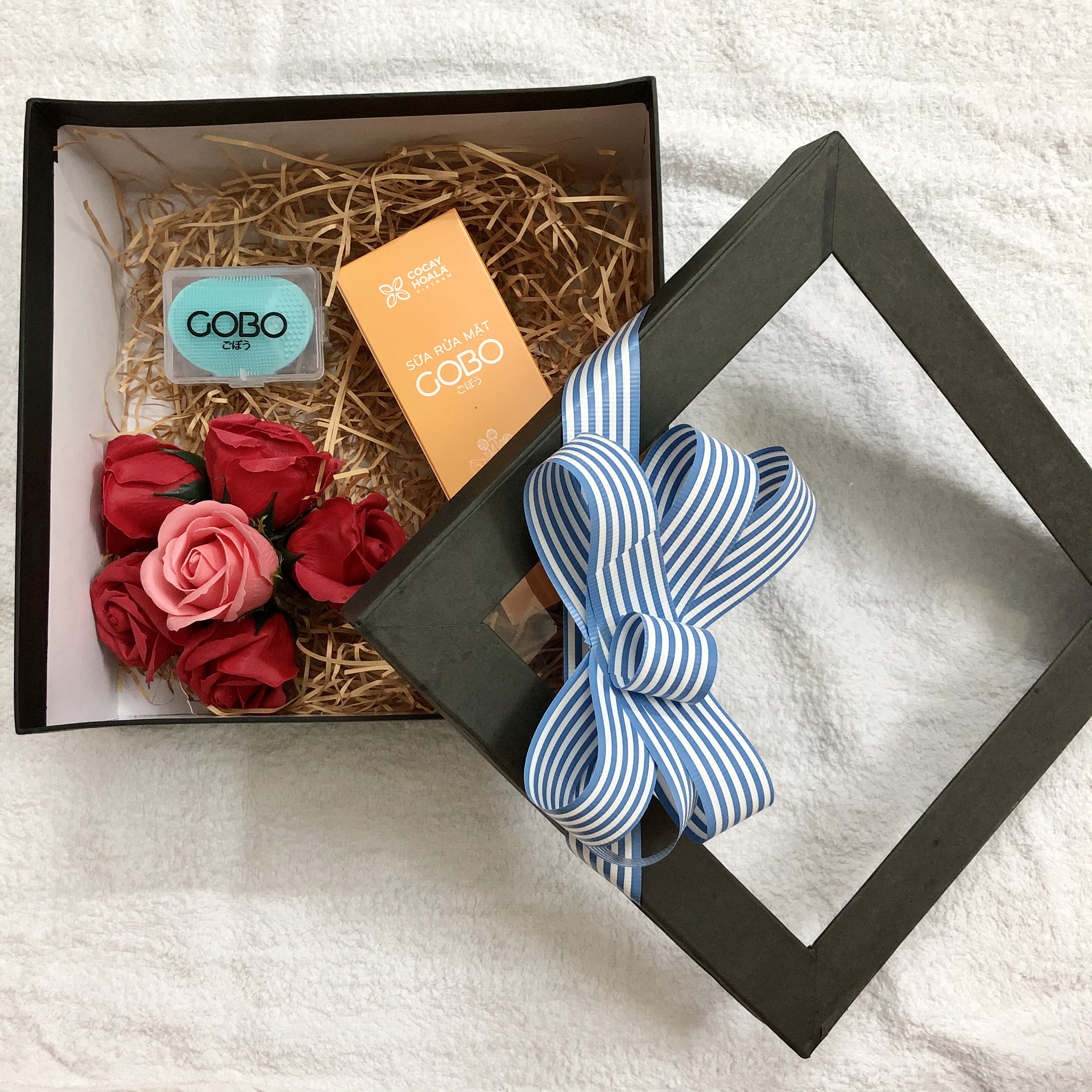 Quà tặng cho nàng - Sữa rửa mặt GOBO hỗ trợ điều trị mụn, thon gọn gương mặt, làm sáng sa và thu nhỏ lỗ chân lông - Sản phẩm thiên nhiên từ COCAYHOALA (Có bao gồm hộp quà tặng và hoa như hình)