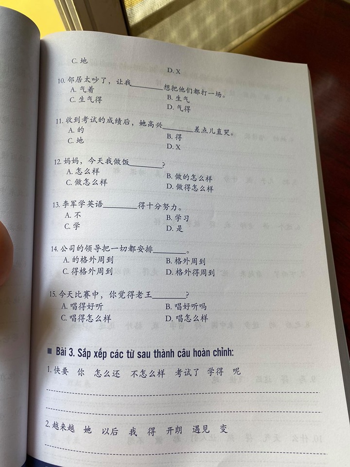 Bài tập củng cố ngữ pháp HSK cấu trúc giao tiếp &amp; luyện viết HSK4-5 (Sách song ngữ Trung Việt có phiên âm) + DVD quà tặng