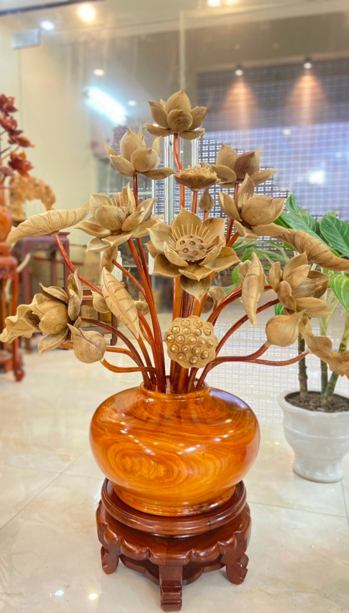 Combo kệ chân đế và 2 bình hoa sen 26 cành ,phong thủy ,trang trí phòng khách ,phòng thờ đẹp long lanh ,bình cắm hoa gỗ hương đỏ ,hoa lá gương gỗ ngọc am để mộc thơm phức