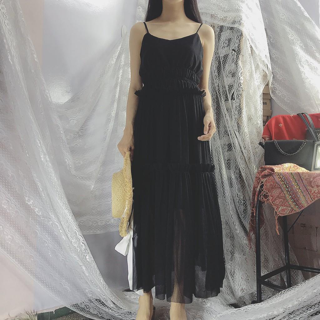 Đầm hai dây màu đen