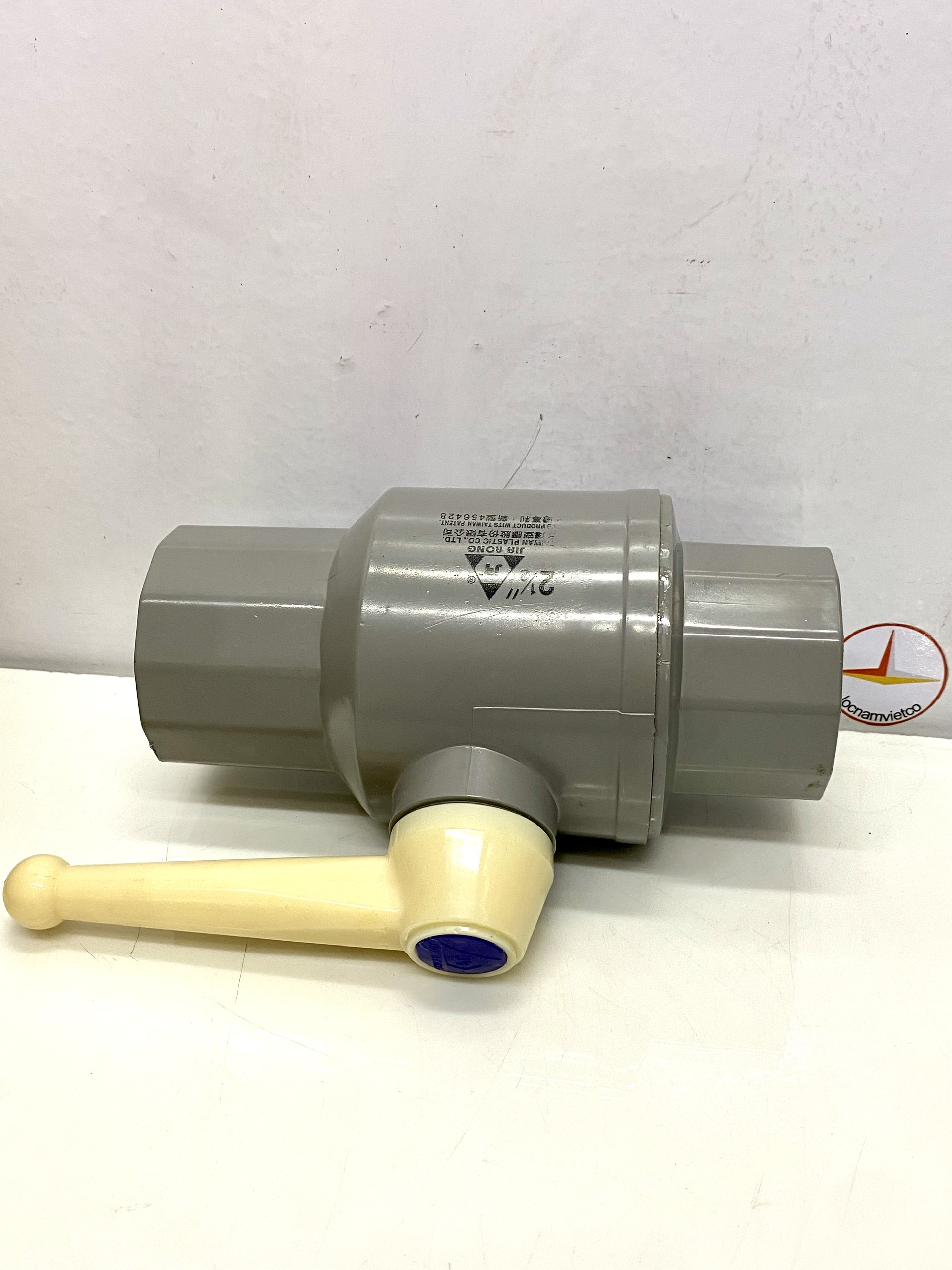 Van 75 tay trắng nhựa PVC Jiarong - FB025