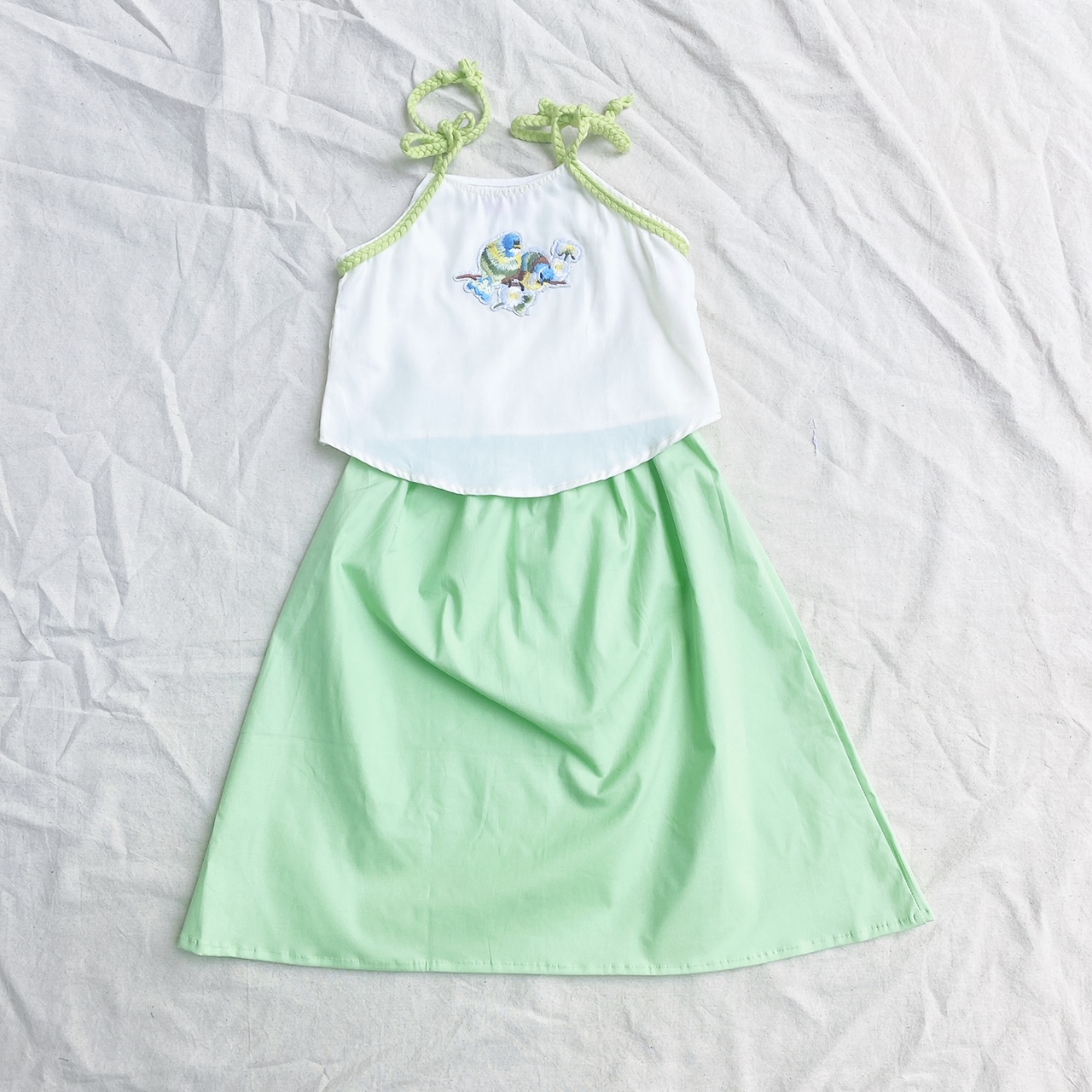 Set váy 2 dây bé gái xanh cốm
