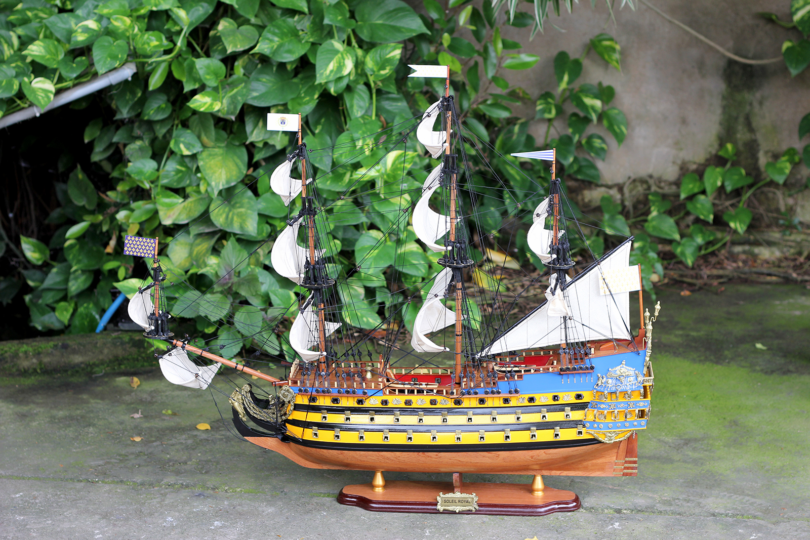 Thuyền gỗ trang trí Soleil Royal dài 95cm lắp ráp sẵn hàng xuất khẩu, mô hình thuyền buồm Việt Nam thủ công mỹ nghệ tinh xảo