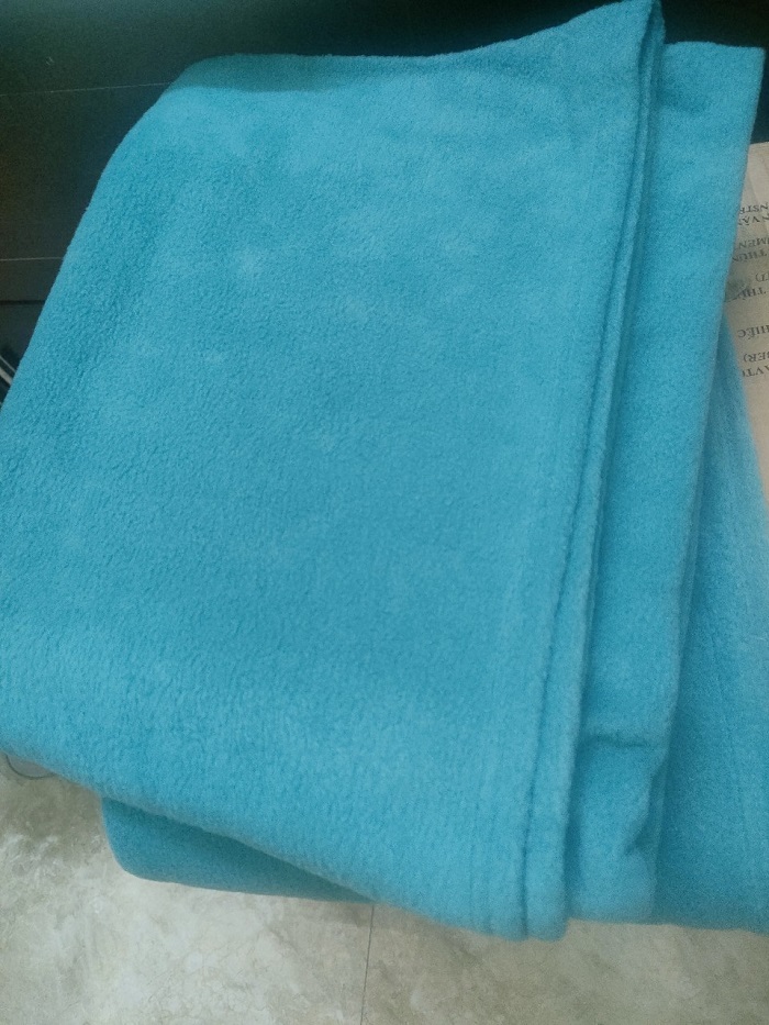 Chăn nỉ xanh máy bay 1mx1m6 mới 100%
