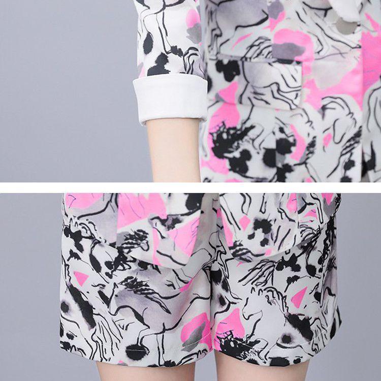 Bộ vest 3 món họa tiết cao cấp - Chất liệu : Xô Lụa  - Màu sắc :  Như hình - Xuất xứ : Hàng nhập