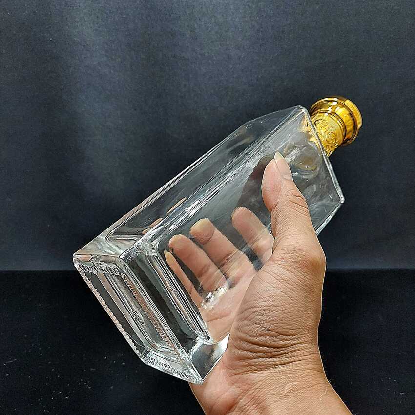 Chai Thủy Tinh Đựng Rượu 500ML hình hộp nắp nhựa vàng ánh kim – Chai Đựng Rượu Thủy Tinh – Vỏ Chai Rượu Đẹp siêu trong