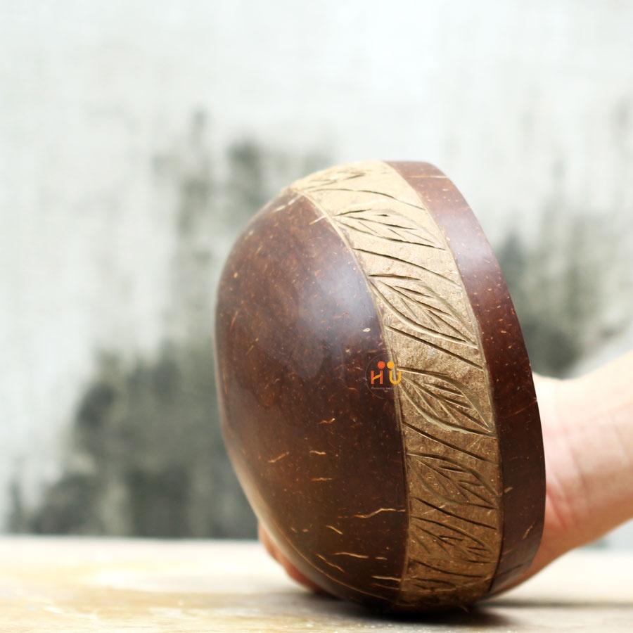 Tô gáo dừa khắc hoa văn Com