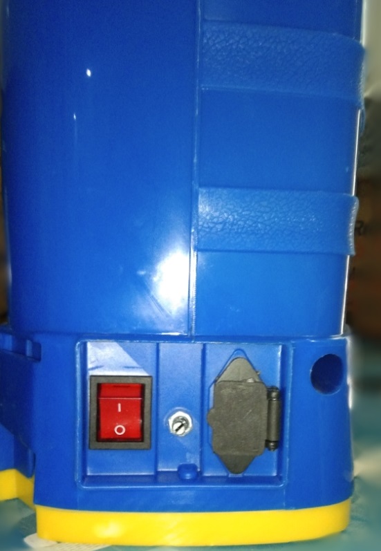 MÁY PHUN THUỐC TRỪ SÂU - BÌNH PHUN THUỐC CHẠY ĐIỆN 20 LÍT DEWOO DW-20C