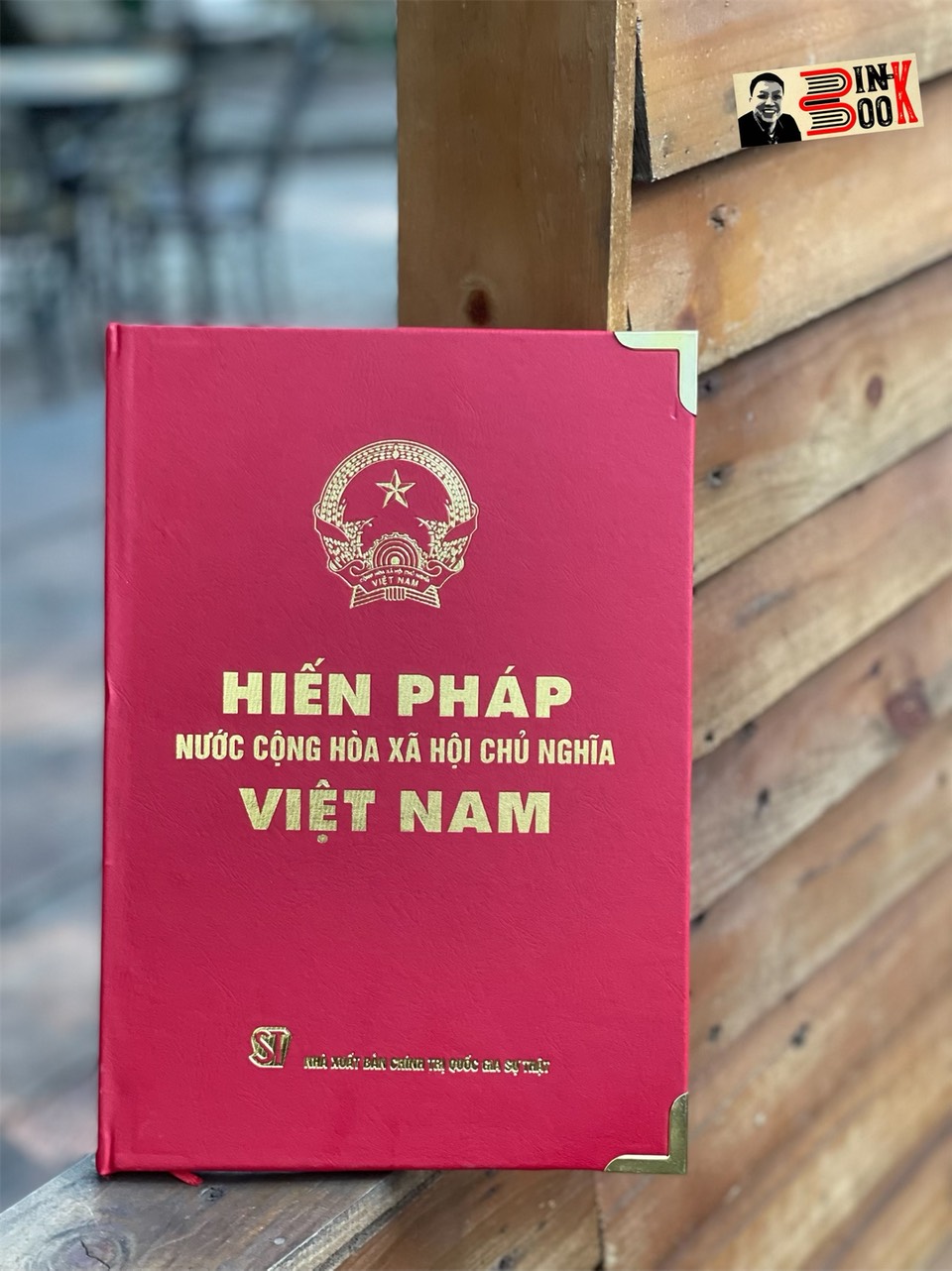 (Phiên bản đặc biệt) [Bìa cứng nẹp góc giấy in hoa] HIẾN PHÁP NƯỚC CỘNG HÒA XÃ HỘI CHỦ NGHĨA VIỆT NAM - Nxb Chính trị Quốc gia sự thật