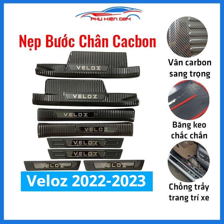 Ốp bậc cửa, nẹp bước chân Veloz 2022-2023 vân cacbon chống trầy bảo vệ trang trí xe