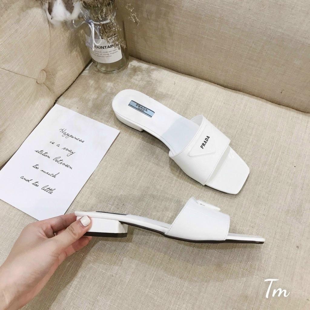 Guốc da bóng mũi vuông quai ngang khuy tam giác gót thấp - 2P