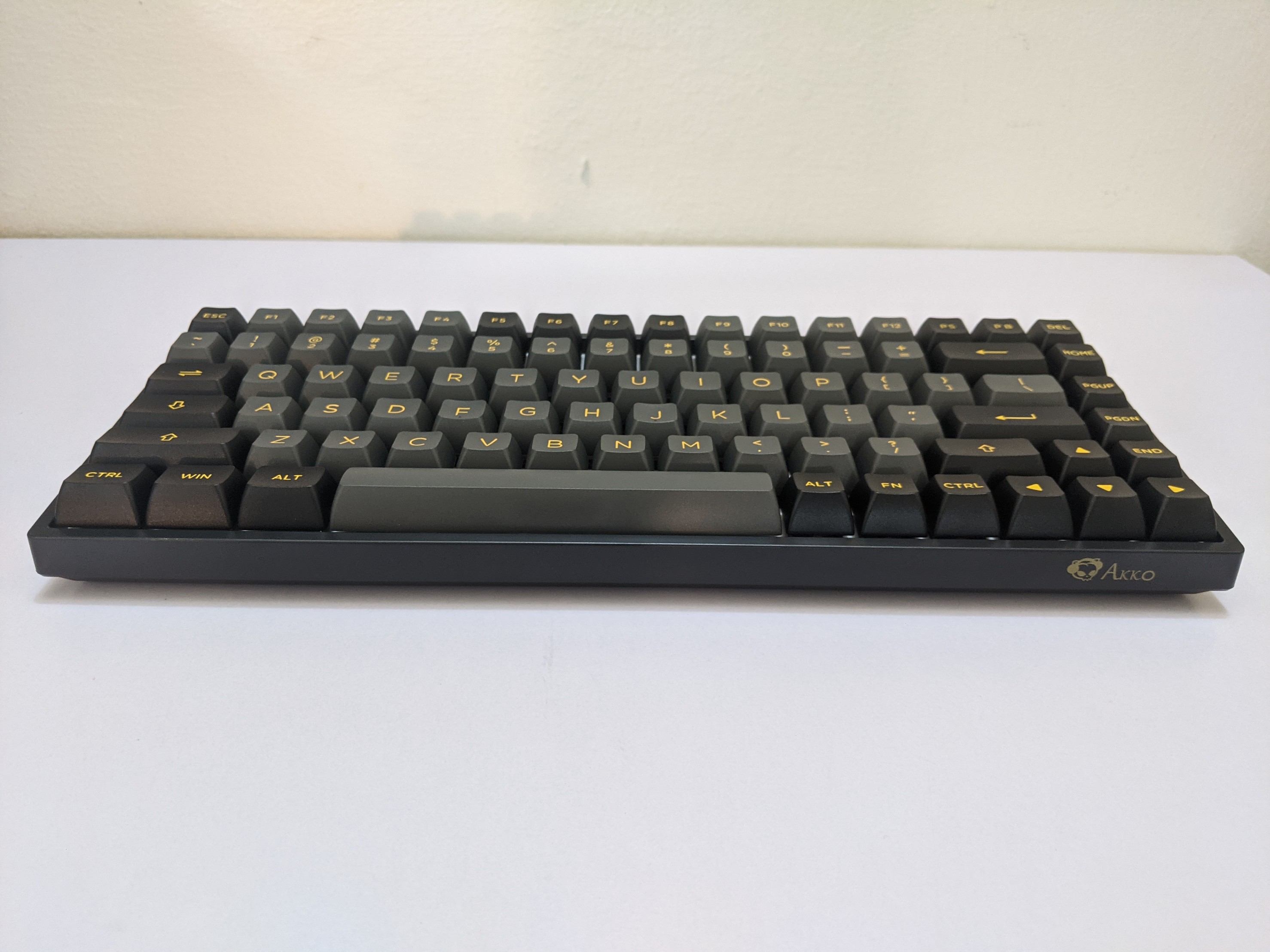 Bàn phím cơ không dây AKKO 3084B Plus Black Gold _Mới, Hàng chính hãng