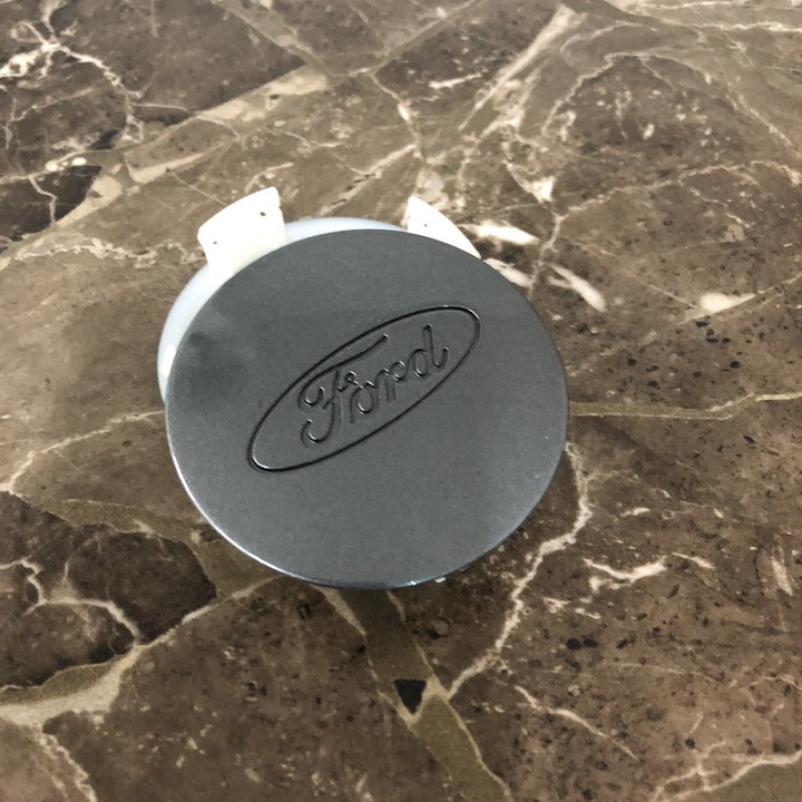 Logo chụp mâm bánh xe ô tô, xe hơi Ford đường kính 70mm