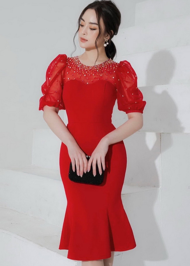 Đầm ôm cúp ngực đuôi cá phối lưới đính hột