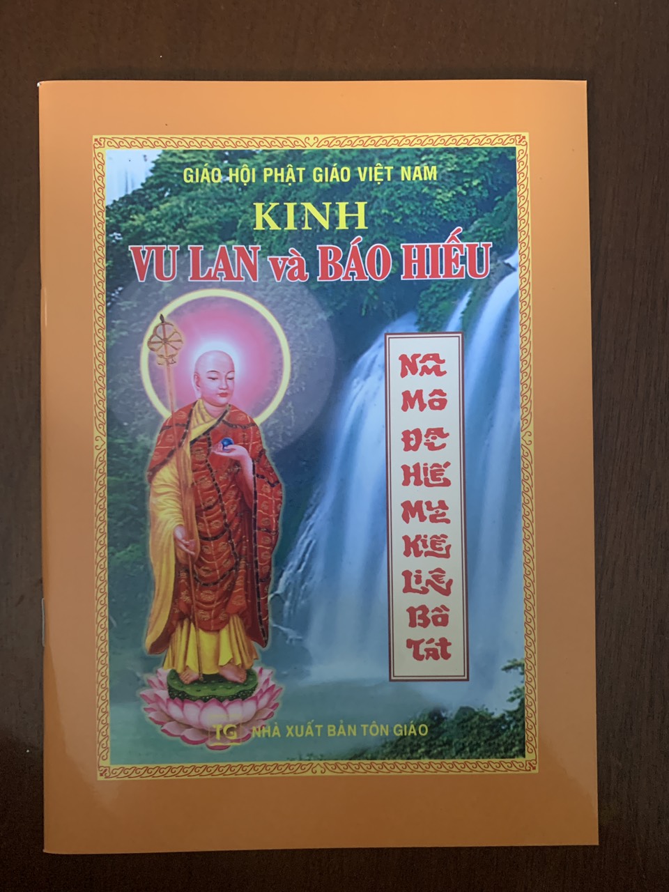 Hình ảnh Kinh Vu Lan Báo Hiếu + Kinh A Di Đà nghĩa (combo 2 quyển)