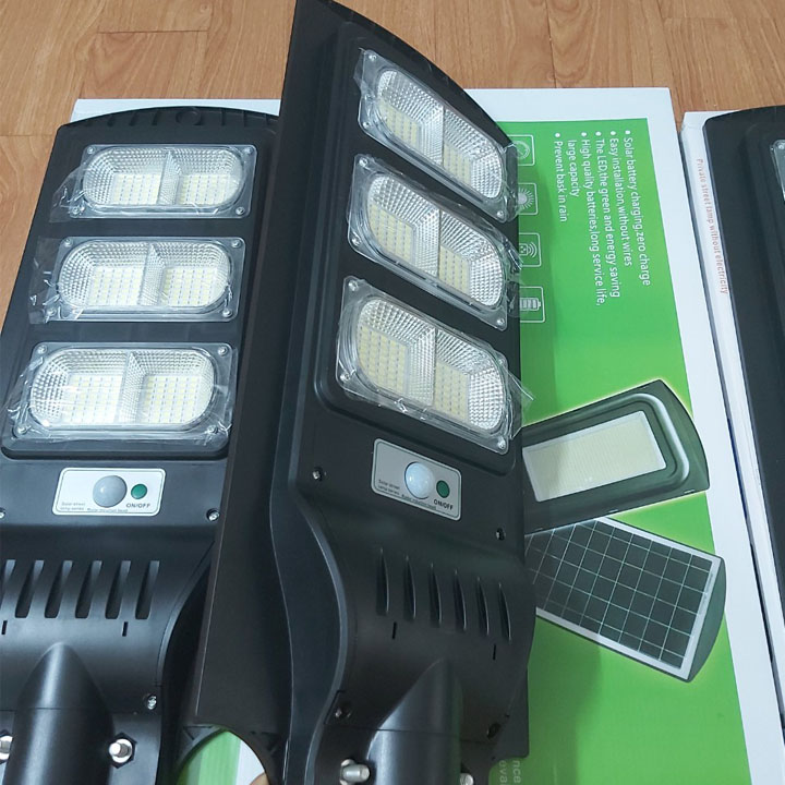 Đèn năng lượng mặt trời 180W, 240w có remote sáng liên tục chuyên công trình đèn đường, sân vườn, trụ cổng