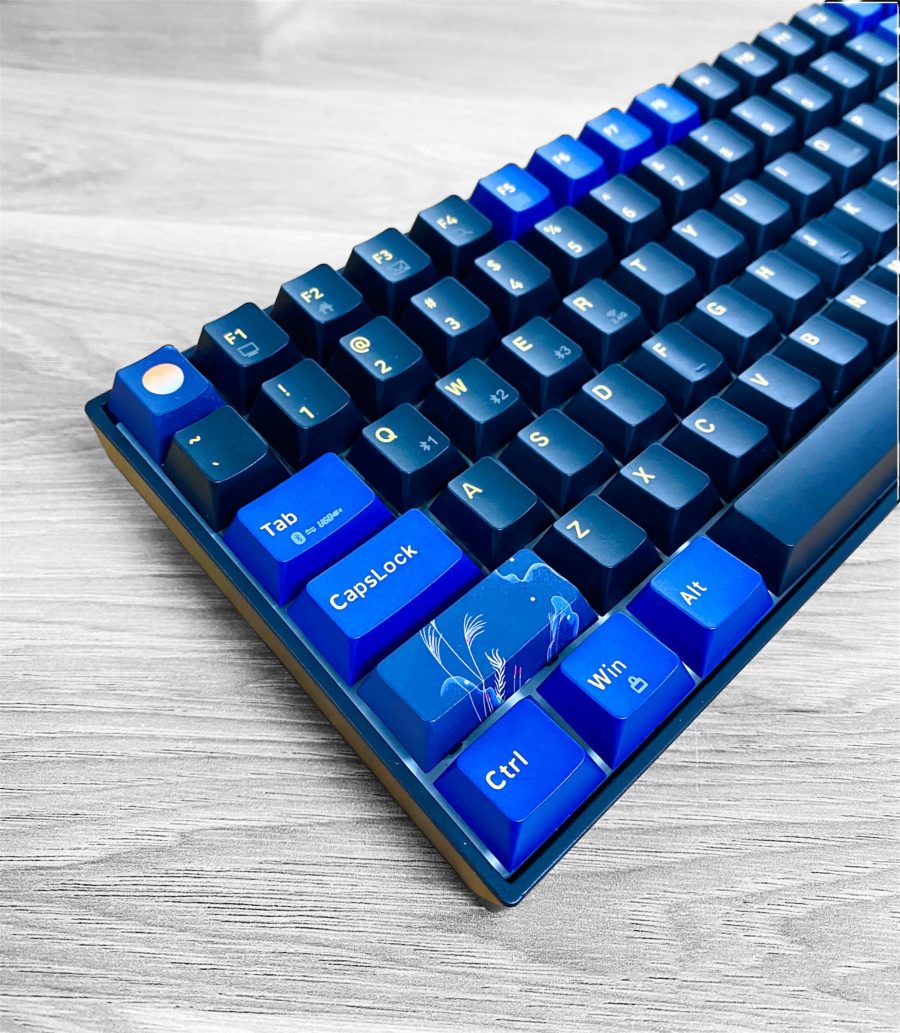 Bàn phím cơ không dây Dual Mode Newmen GM840 Pro(Phiên bản Trăng-Mây đặc sắc),84 phím,Hotswap,Keycap PBT double-shot,LED RGB, đa chế độ kết nối (Bluetooth 5.0/Wired/2.4G) - Hàng chính hãng