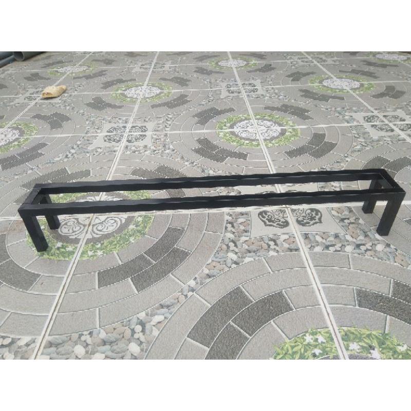 Kệ thép kê chậu cây ban công. Dài 80cm. Rộng 10cm. Cao 15-20-25cmcm. Hộp thép 20x20mm
