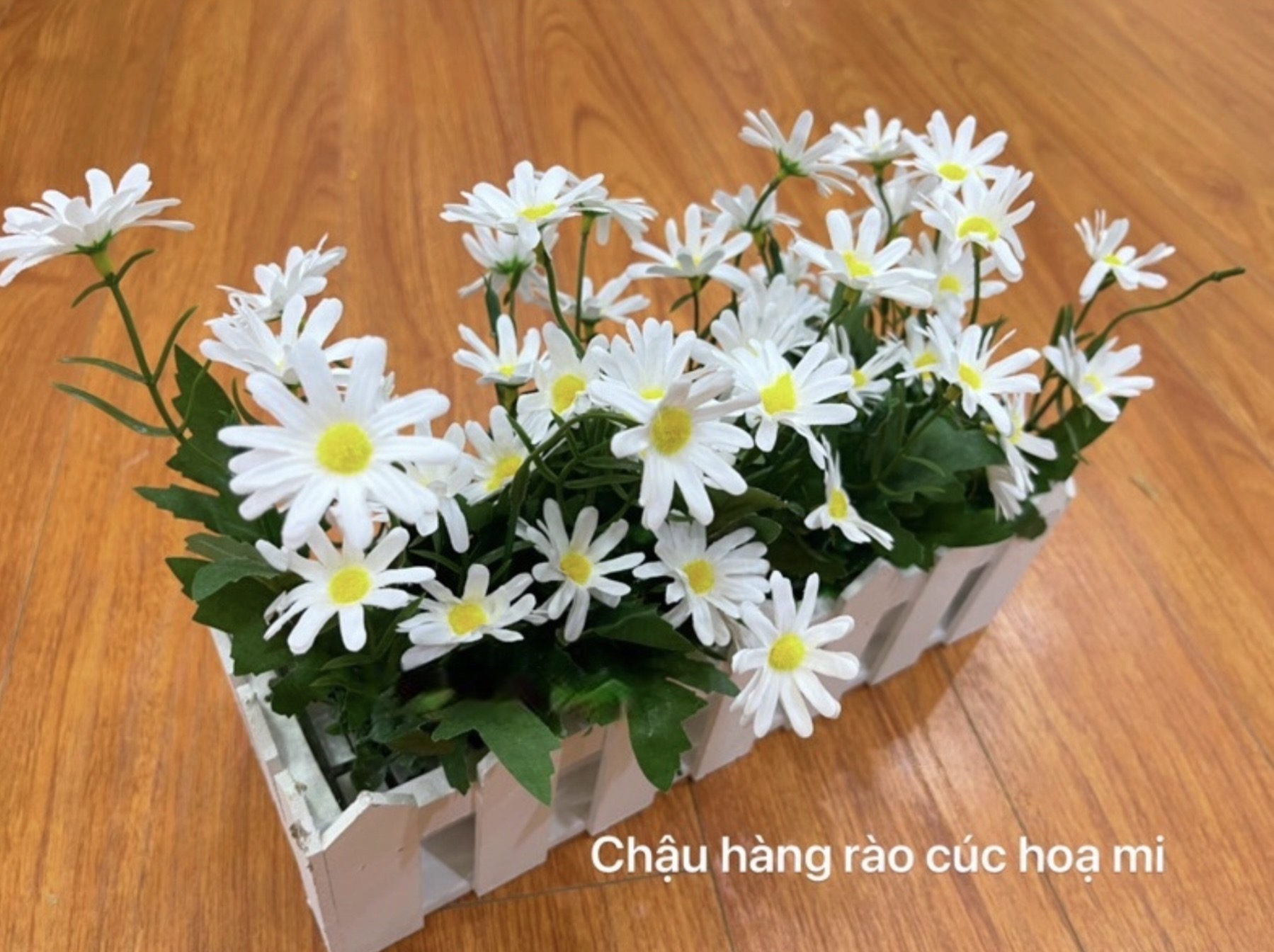 Chậu hoa giả trang trí – Nhiều mẫu mã – Chậu hàng rào cắm sẵn cây giả, hoa lụa decor – Rộng 10 cm – Dài 50 cm – Cao từ 15 đến 30 cm