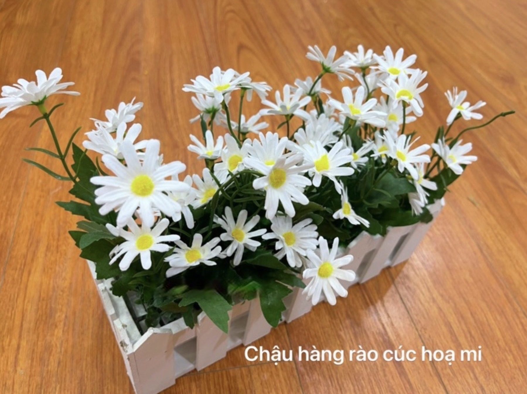 Chậu hoa giả trang trí – Nhiều mẫu mã – Chậu hàng rào cắm sẵn cây giả, hoa lụa decor – Rộng 10 cm – Dài từ 30 đến 50 cm – Cao từ 15 đến 30 cm