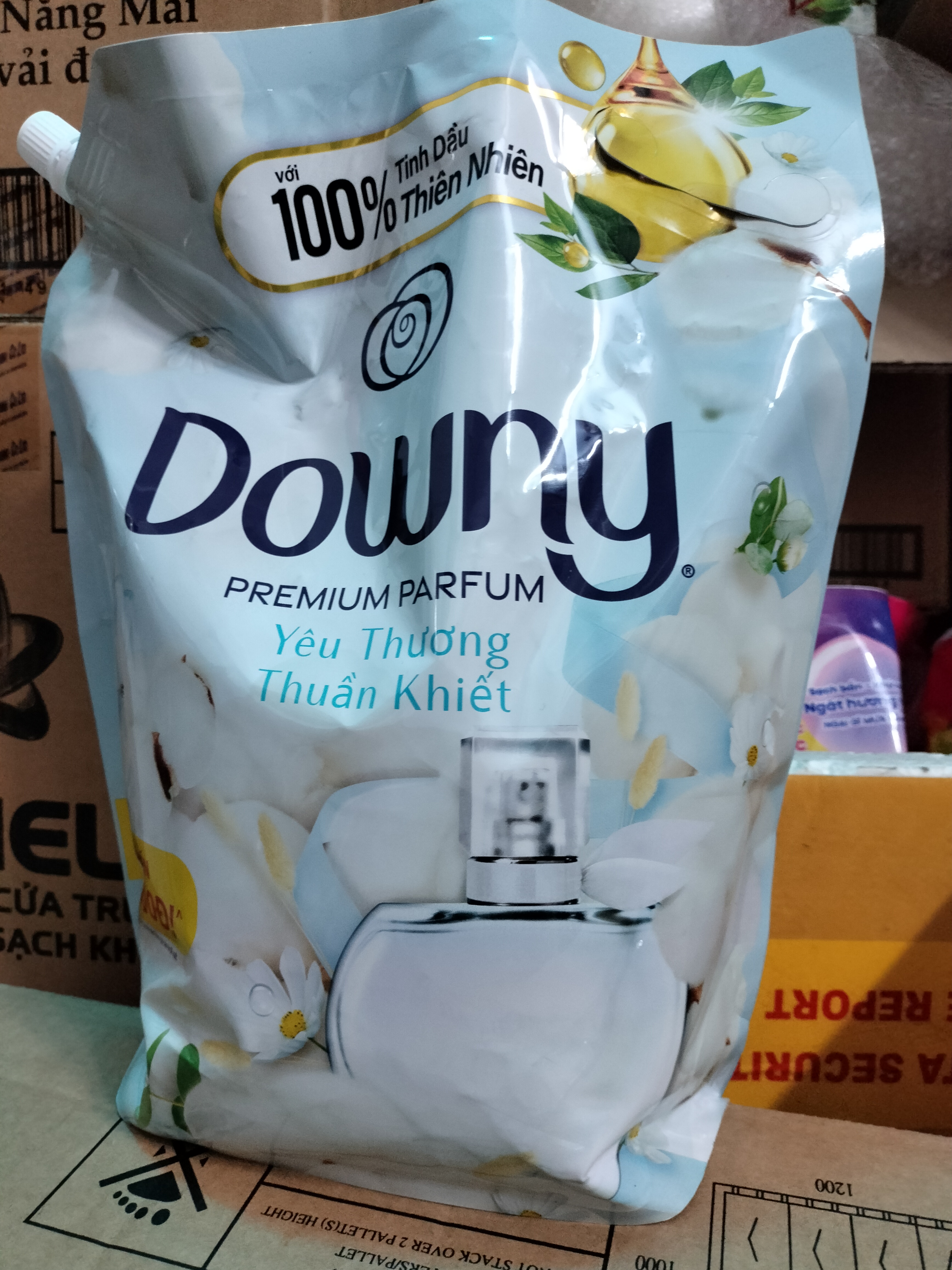 Nước xả vải Downy Yêu thương thuần khiết túi 3 lít