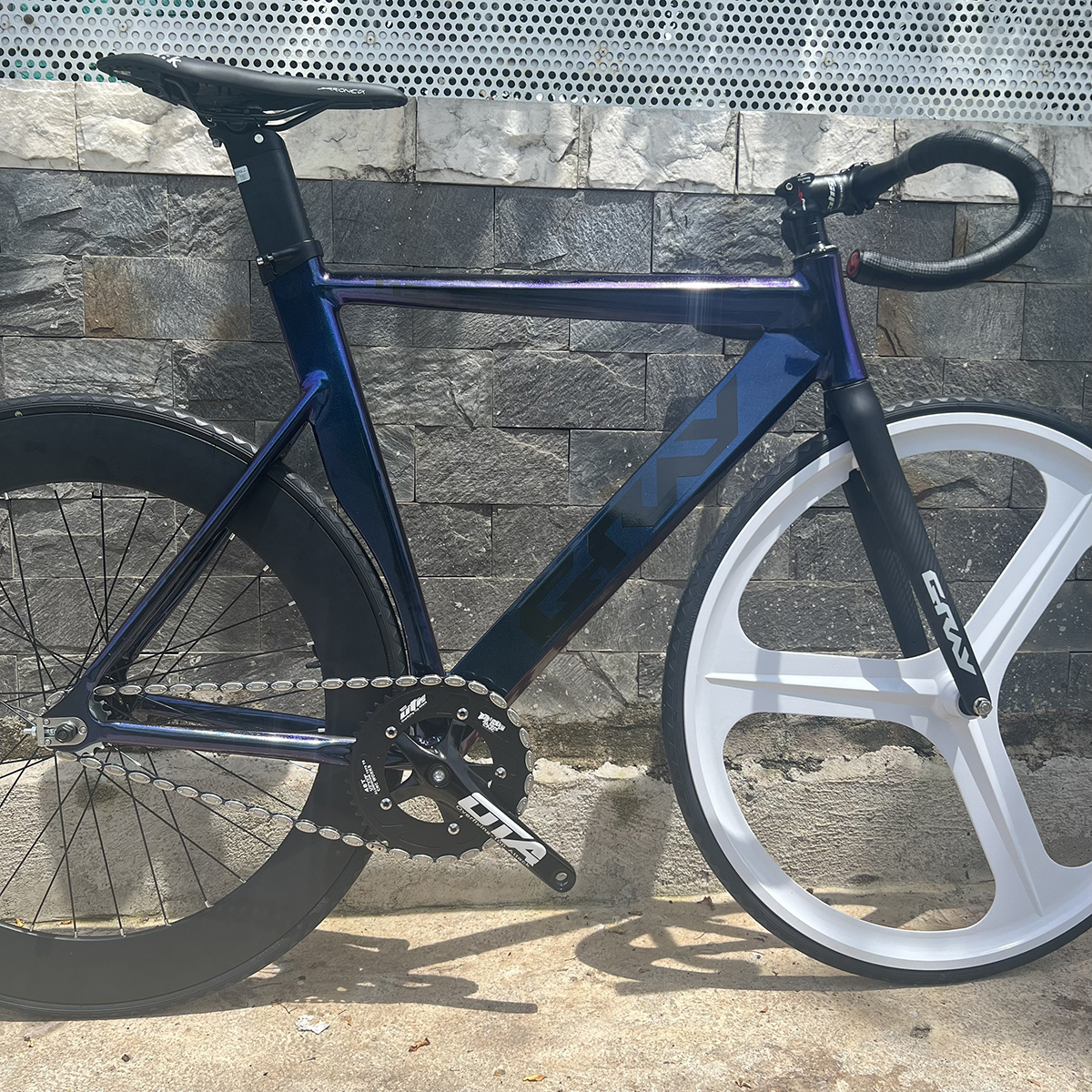 Fixed gear GRAY F15 trước 3 đao trắng sau 7cm - Xanh đổi màu chữ đen