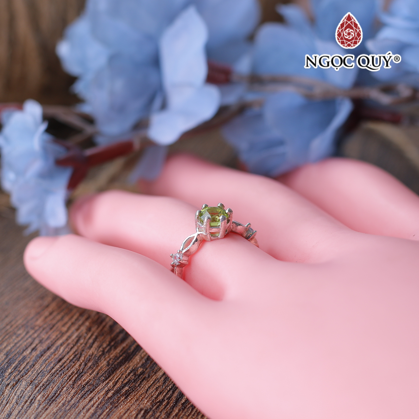 Nhẫn bạc nữ đá peridot đường kính 16 mm mệnh hỏa, mộc - Ngọc Quý Gemstones