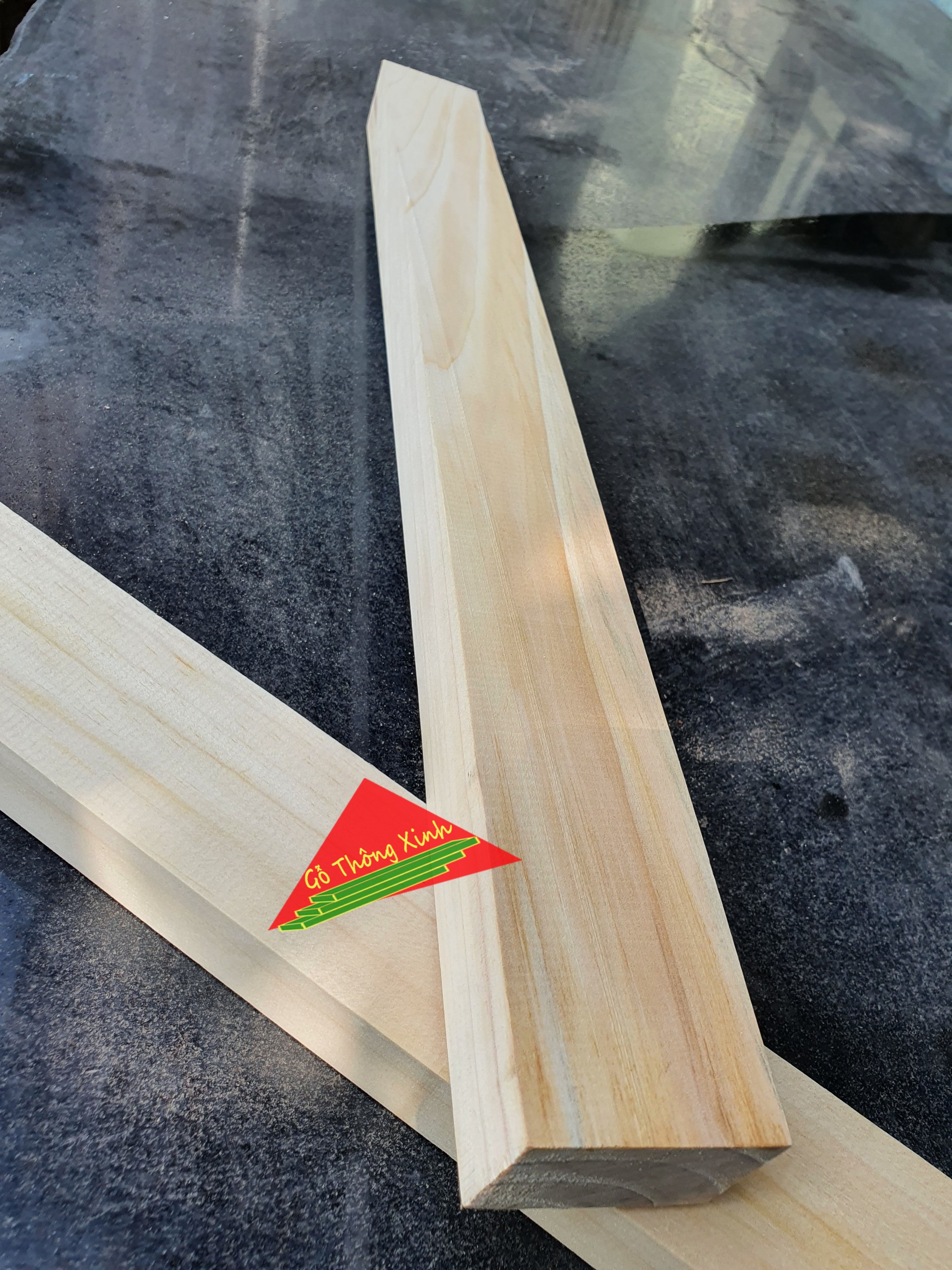 Thanh gỗ thông vuông 3x5cm, dài 50cm bào láng 4 mặt, cực đẹp cực chắc chắn, dùng đóng bàn, ghế, làm khung sườn