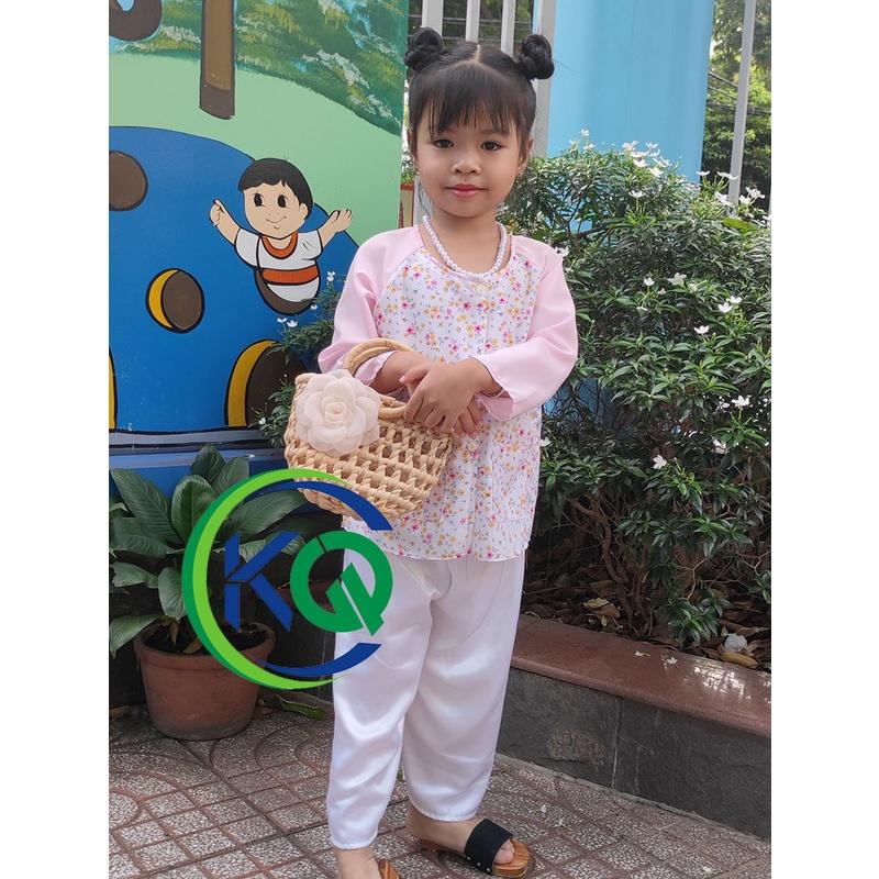 Bộ quần áo Bà Ba hoạ tiết bông nhí màu hồng - vải lụa mềm mát - size 7 đến 30 ký.