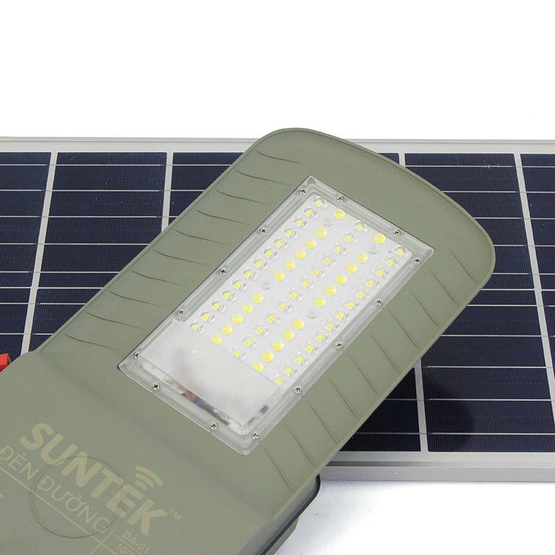 Đèn Đường Năng Lượng Mặt Trời SUNTEK DA-01 Solar Street Light 100W - Chip Led SMD 5054 | 1560 Lumen | Sáng 20 giờ liên tục | Tự động Bật/Tắt | Điều khiển Từ Xa | Chống Nước/Bụi/Sét - Hàng Chính Hãng
