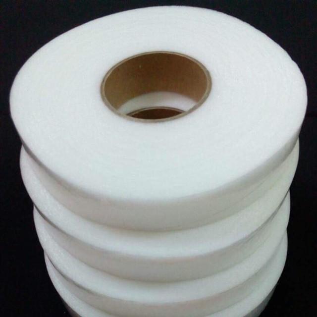 Cuộn băng keo tan bảng 2cm giúp kết dính vải ứng dụng trong kẹp mép vải 1 cuộn