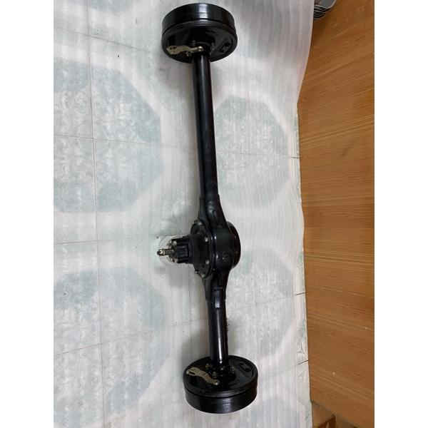 Cầu liền,cầu rút 110cm. Dùng chế xe 3bánh,xe 4 bánh,chiều dài phủ bì cầu 110cm.tim ốc bắt bánh. 8cm x 11.5cm