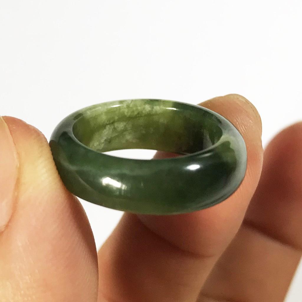 Nhẫn ngọc của Việt Nam nhiều màu nhiều size từ 1.6 cm đến 2.1 cm cho cả nam và nữ