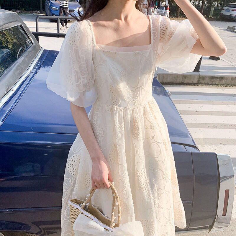 Váy in hoa nổi tay phồng ngọt ngào