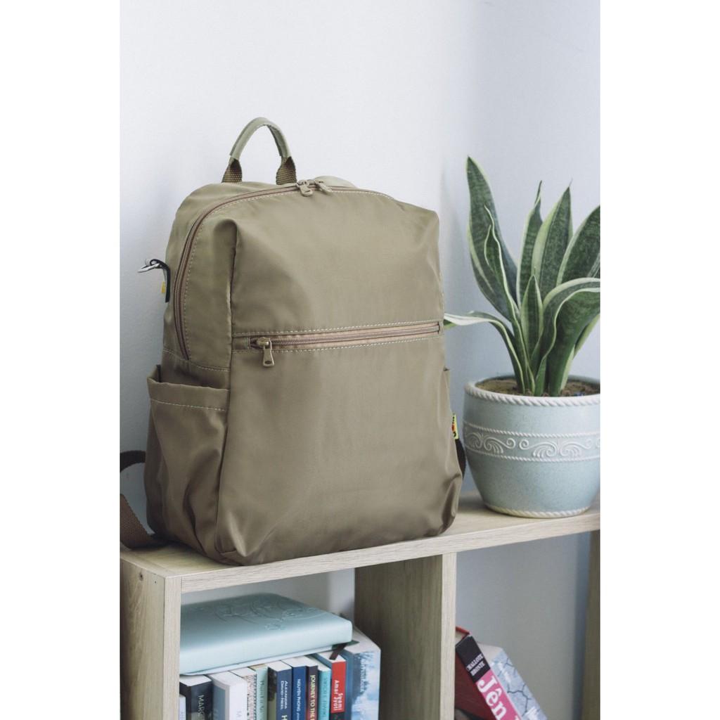 Balo học sinh thời trang unisex, chất liệu dù, màu sắc neutral - BOM