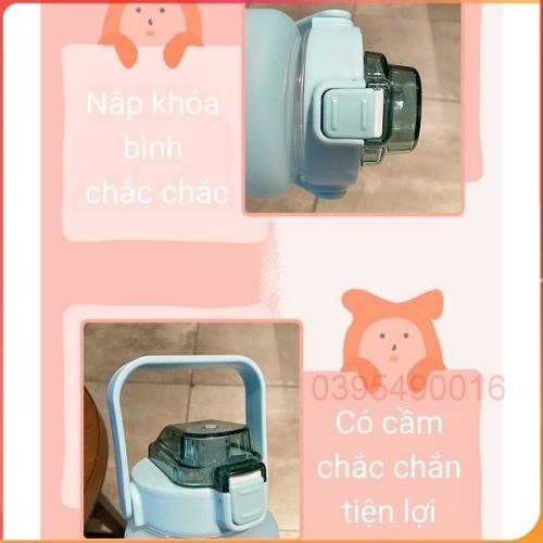 Bình nước 2 lít cute chia vạch nhắc nhở có vòi hút, dùng cho tập gym thể thao, tặng kèm Sticker